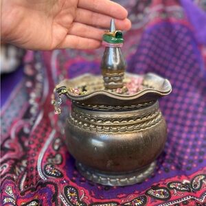 Lux Antiqued Goldtone Handmade Ceramic Lidded Trinket Dish with Ring Holder